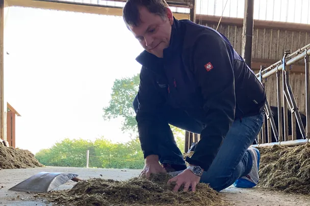 Mischen der Ration beim Schaufeltest